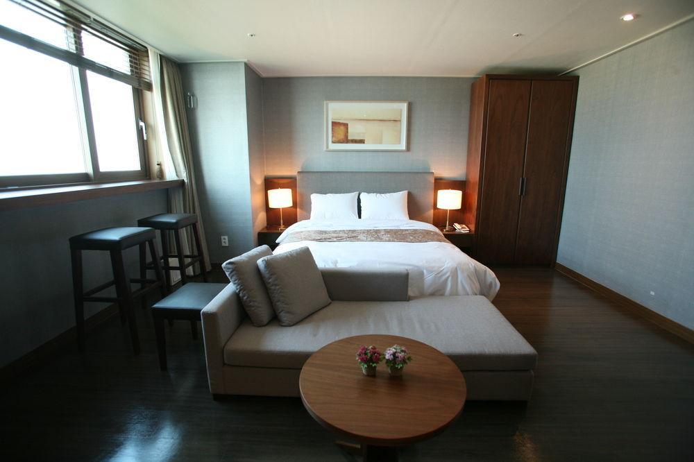 Hyunjin Tourist Hotel Donghae Zewnętrze zdjęcie