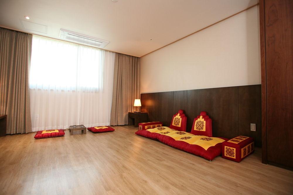 Hyunjin Tourist Hotel Donghae Zewnętrze zdjęcie