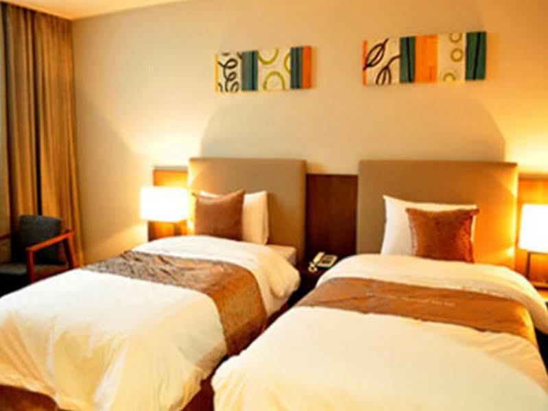 Hyunjin Tourist Hotel Donghae Zewnętrze zdjęcie