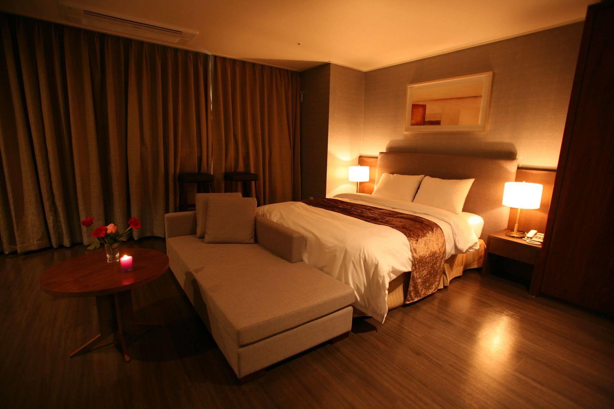 Hyunjin Tourist Hotel Donghae Zewnętrze zdjęcie