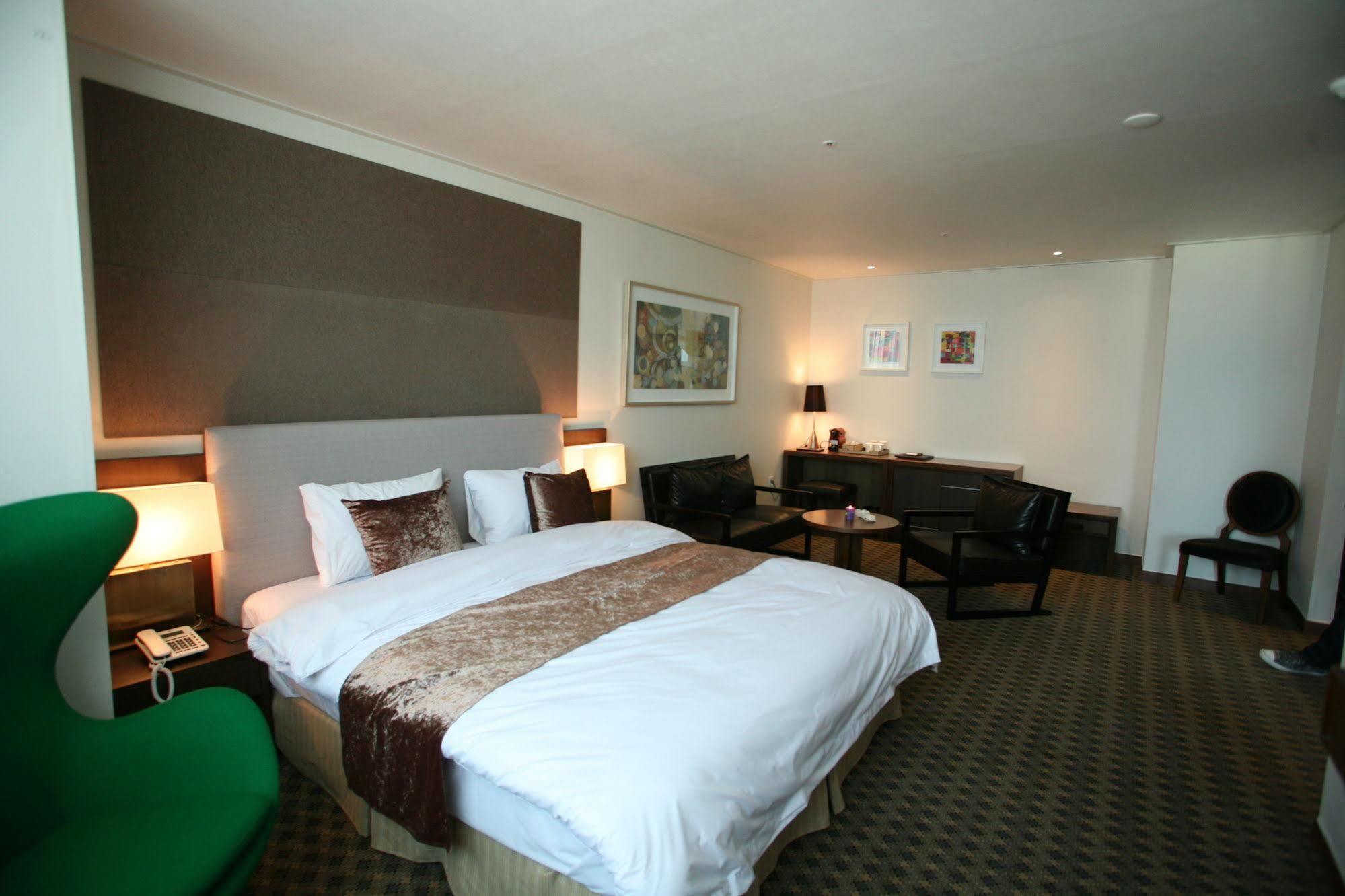 Hyunjin Tourist Hotel Donghae Zewnętrze zdjęcie