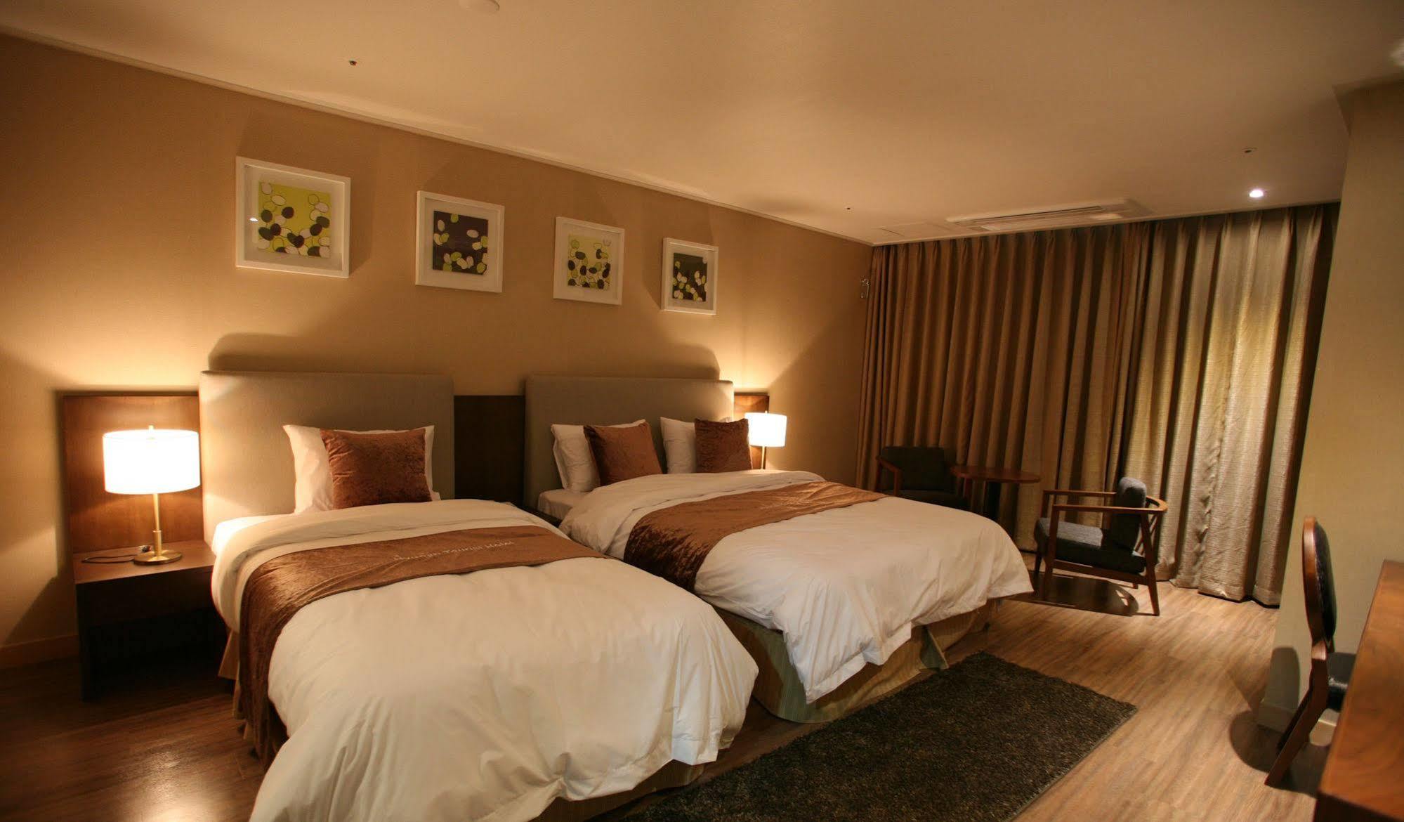 Hyunjin Tourist Hotel Donghae Zewnętrze zdjęcie